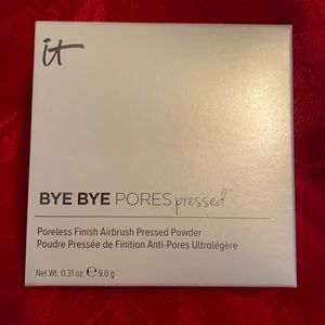it cosmetics BYE BYE PORES Pressed